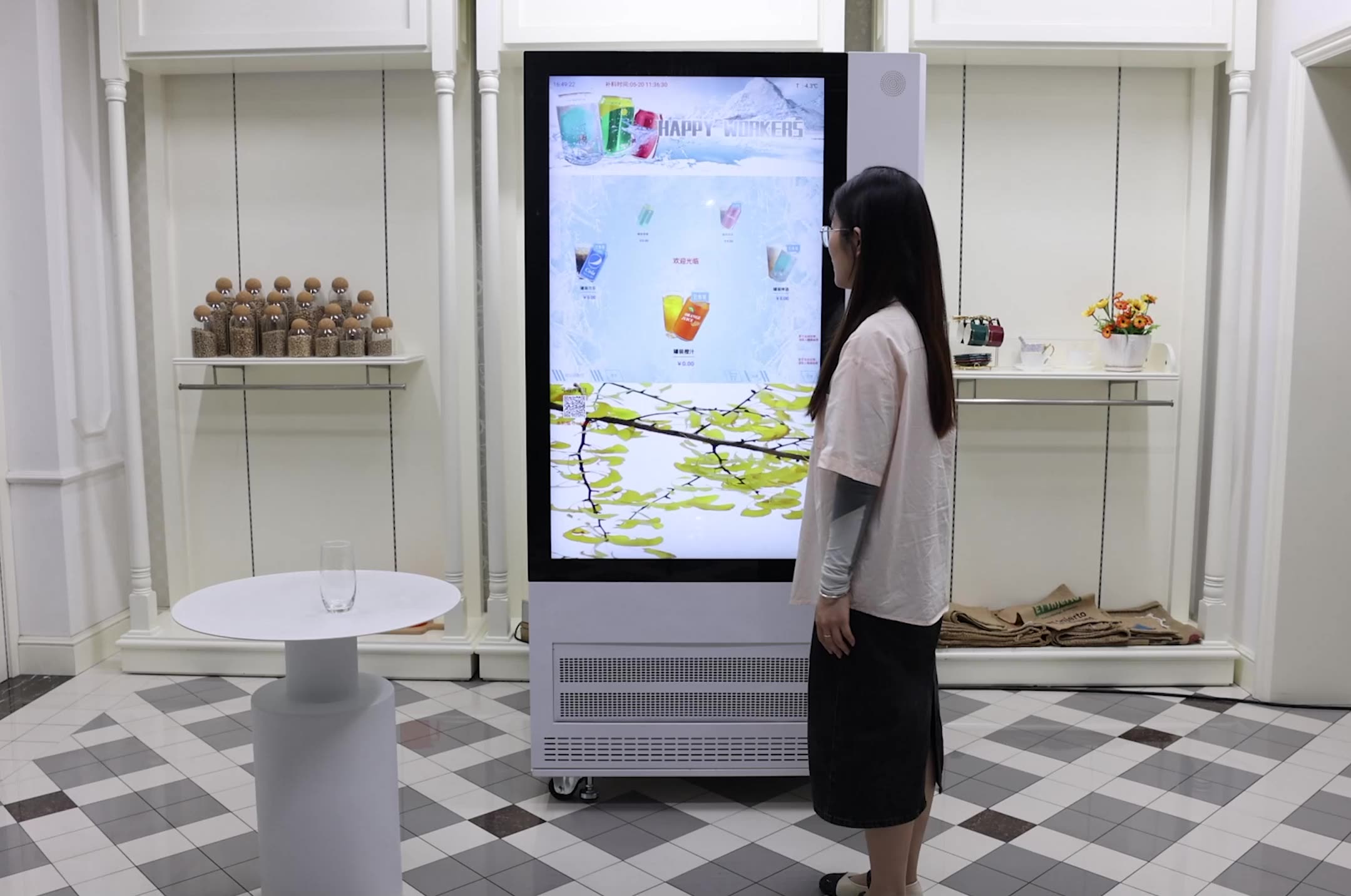寧波樂仝 24小時無人全自動雪花飲料售貨機，引領智慧零售新體驗
